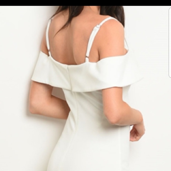 Ivory Formal Gown/Wedding Dress S,M,L DR10 - Picture 3 of 4